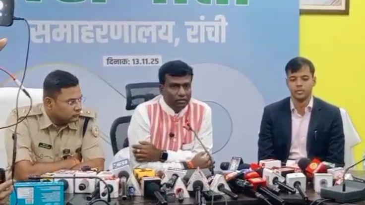 The verdict in Malegaon blast case came after 17 years, all 7 accused including Sadhvi Pragya Thakur were acquitted, BJP said Congress should answer saffron terrorism (28)-Lq2rieQBgM.jpg